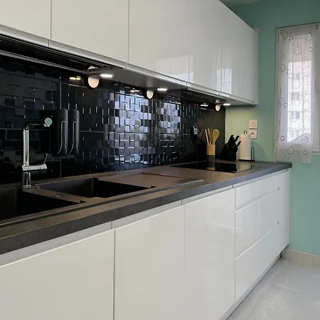 Chez Velia Grand 4 Pieces, Parking Prive Et Emplacement Ideal Strasbourg