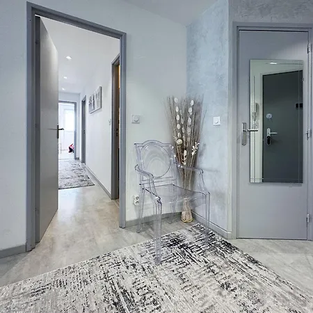 Chez Vélia Grand 4 Pièces, Parking Privé Et Emplacement Idéal Apartamento *