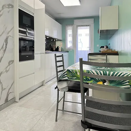 Apartamento Chez Vélia Grand 4 Pièces, Parking Privé Et Emplacement Idéal *