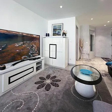 Chez Velia Grand 4 Pieces, Parking Prive Et Emplacement Ideal Apartamento *