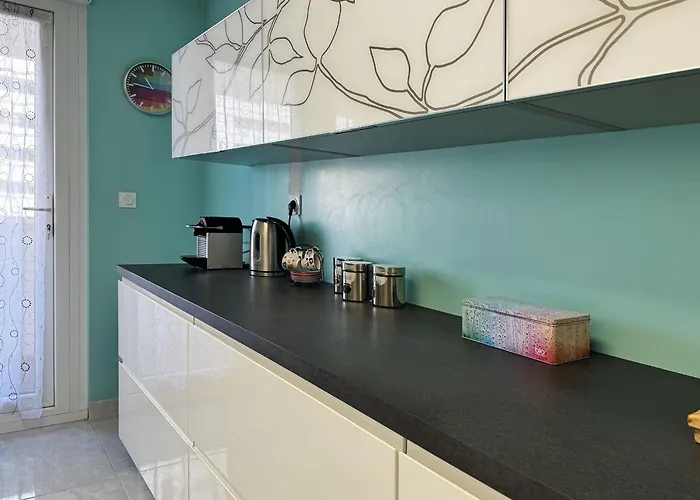 Chez Velia Grand 4 Pieces, Parking Prive Et Emplacement Ideal Apartman