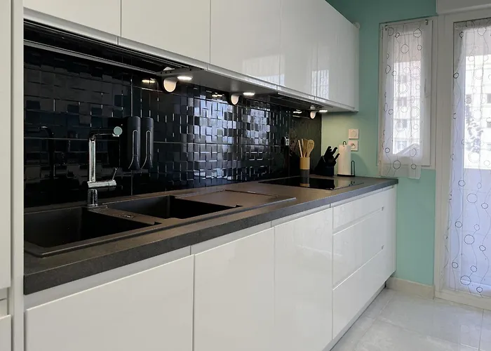 Chez Velia Grand 4 Pieces, Parking Prive Et Emplacement Ideal Strasbourg