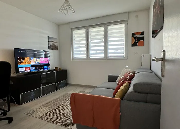 Chez Velia Grand 4 Pieces, Parking Prive Et Emplacement Ideal Apartman