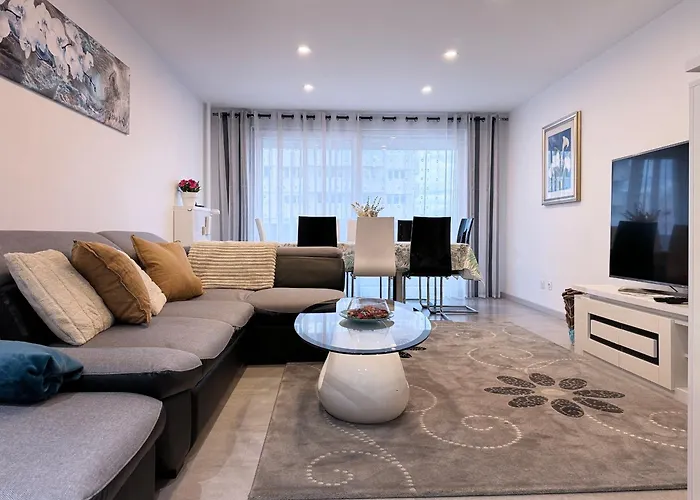 Chez Velia Grand 4 Pieces, Parking Prive Et Emplacement Ideal *