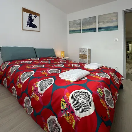 아파트 Chez Velia Grand 4 Pieces, Parking Prive Et Emplacement Ideal *