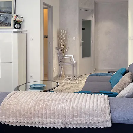 아파트 Chez Velia Grand 4 Pieces, Parking Prive Et Emplacement Ideal